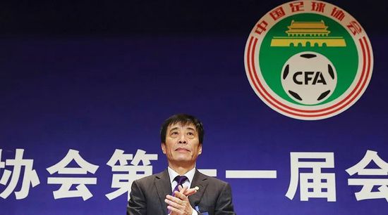 sm撅高狠打屁股调教bl影帝